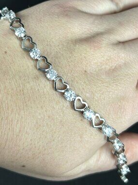 Tennis Bracelet With Hearts & Simulated Diamonds 7" Costume Jewelry Very Pretty!